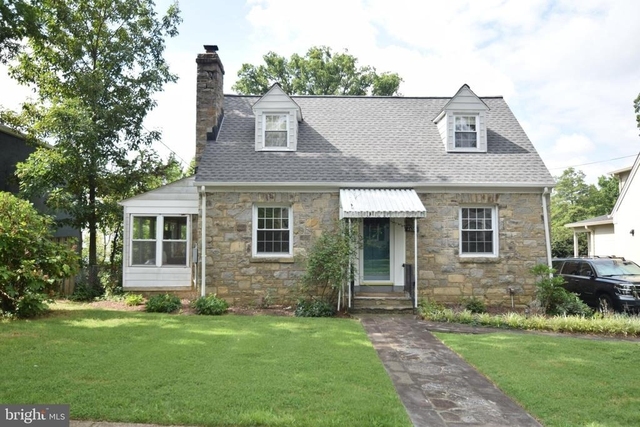 4610 3rd Street S - Photo 1