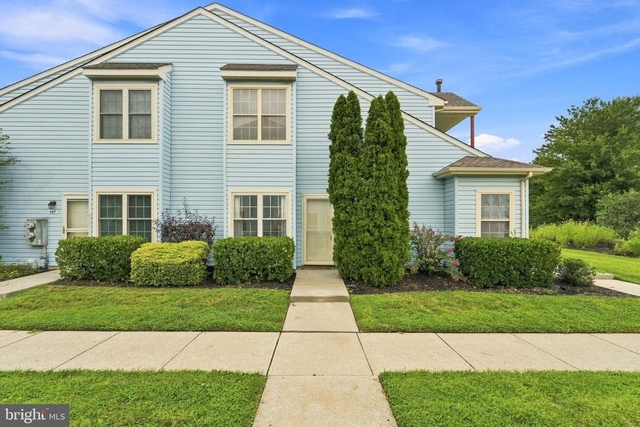405 Atlanta Court - Photo 1