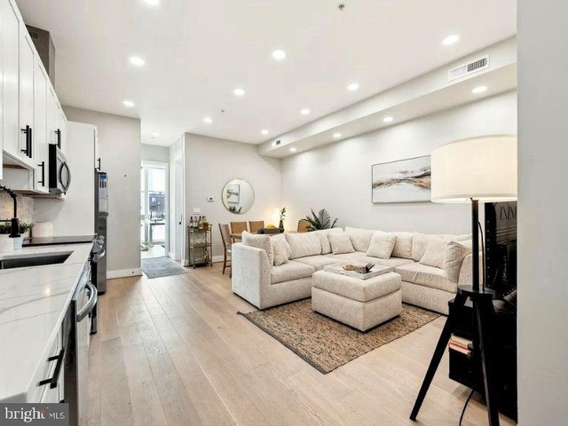 2213 M Street Ne - Photo 1