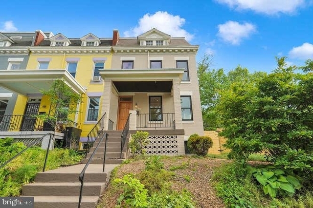 734 Taylor Street Nw - Photo 1