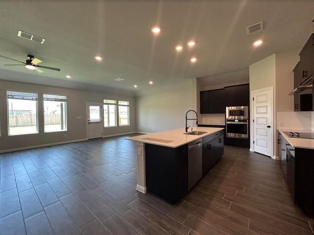 303 Bear Oak St - Photo 1