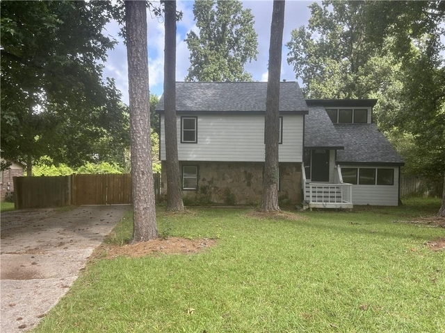 2918 Mockingbird Circle - Photo 1