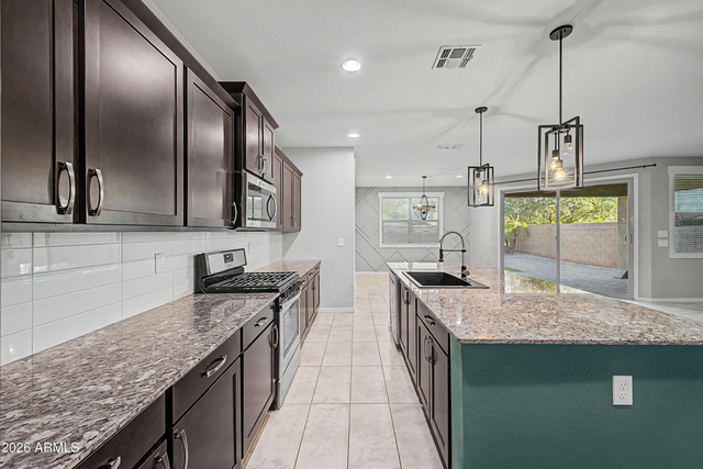 1041 W Glen Canyon Drive - Photo 1