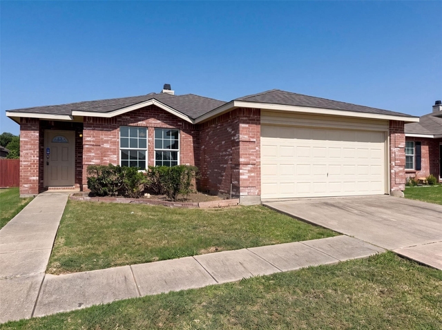 6200 St James Place - Photo 1