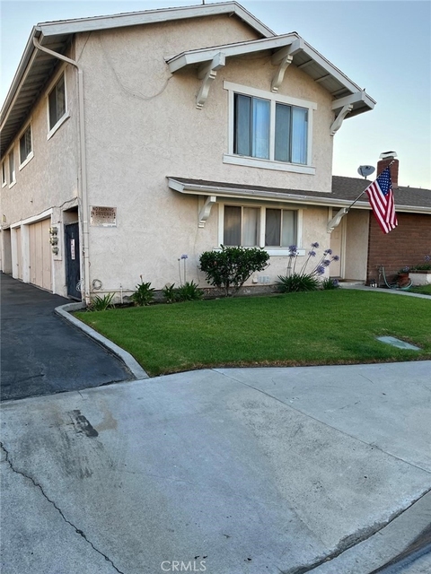 318 Wilma Circle - Photo 1