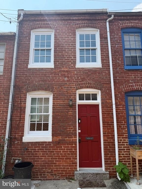 404 S Dallas Street - Photo 1