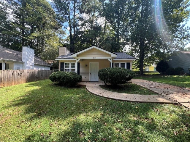 2735 Fairlane Drive - Photo 1