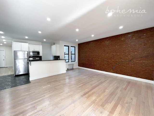 382 Wadsworth Avenue - Photo 1