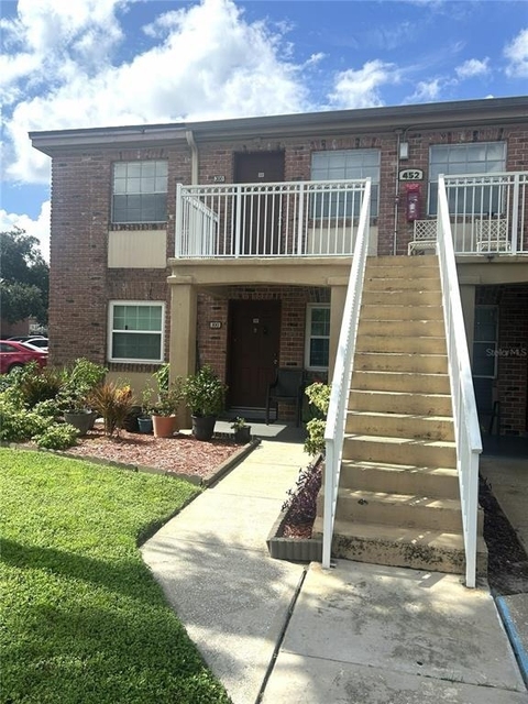452 Banyon Tree Circle - Photo 1
