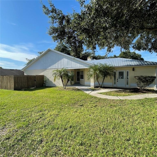 504 Lake Dexter Boulevard - Photo 1