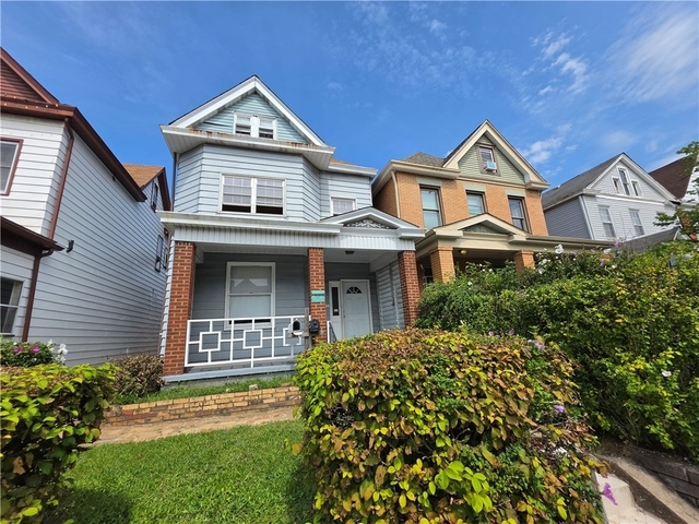 703 E 14th Ave - Photo 1