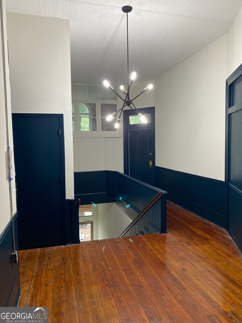 208 Adamson Square - Photo 1