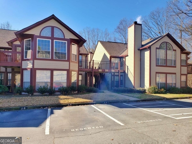 913 Wentworth Court - Photo 1