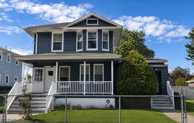 206 Bathgate Ave - Photo 1