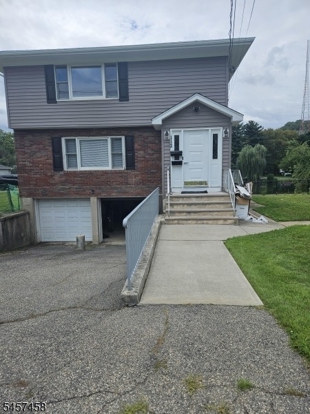 112 Ringwood Ave - Photo 1