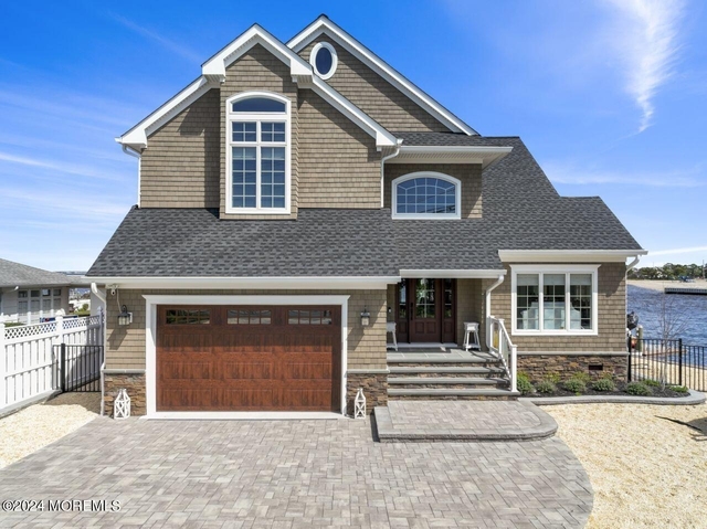 1 Pershing Boulevard - Photo 1