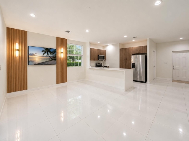 1030 Crystal Way - Photo 1