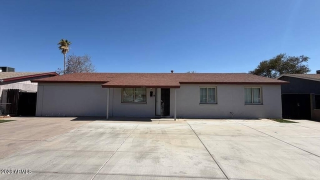 7231 W Turney Avenue - Photo 1