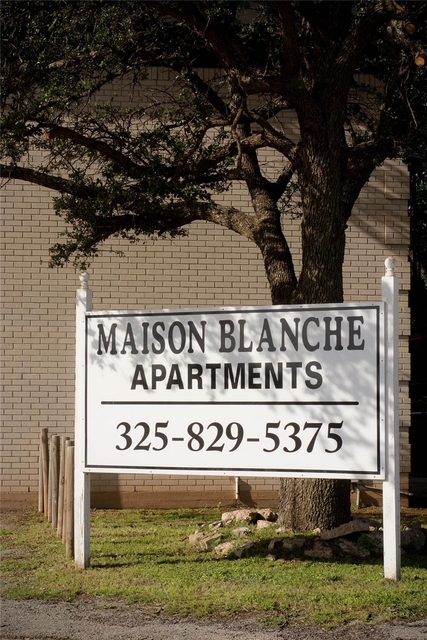 2800 Sayles Boulevard - Photo 1