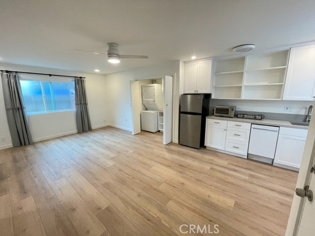 513 1/4 Larkspur - Photo 1