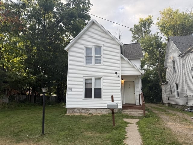 1221 Wells Place - Photo 1