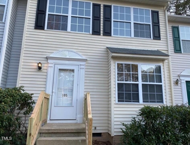 105 Climbing Ivy Court - Photo 1