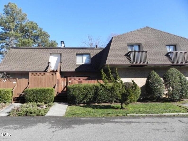 340 Summerwalk Circle - Photo 1