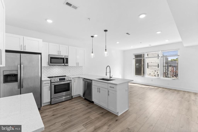 2429 W Thompson Street - Photo 1