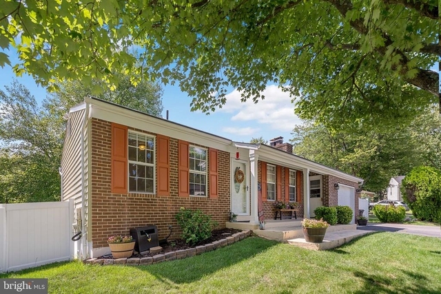 8805 Rosanne Court - Photo 1