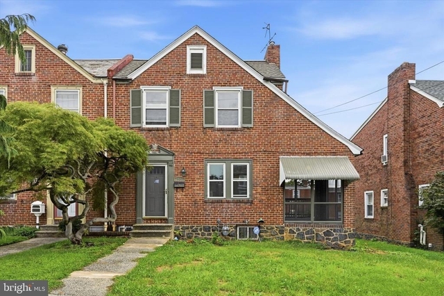 309 W 38th Street - Photo 1