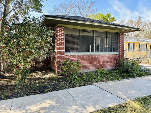 744 West Street - Photo 1