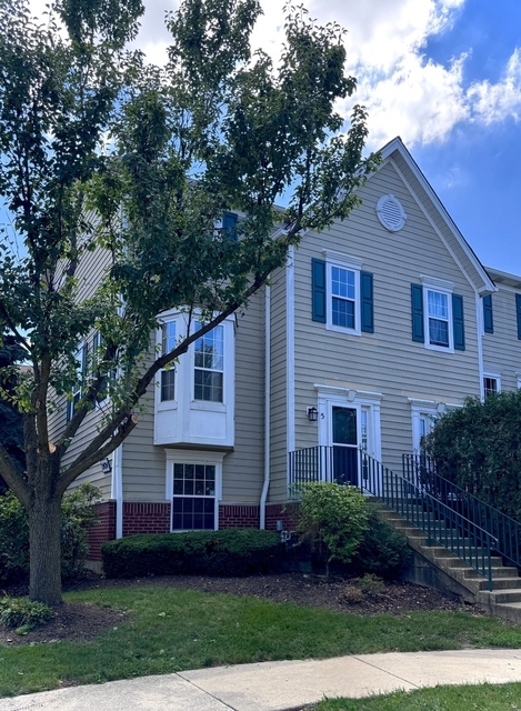 2424 Courtyard Circle - Photo 1
