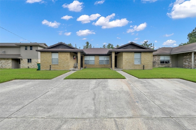 1605 Hazelwood Street - Photo 1