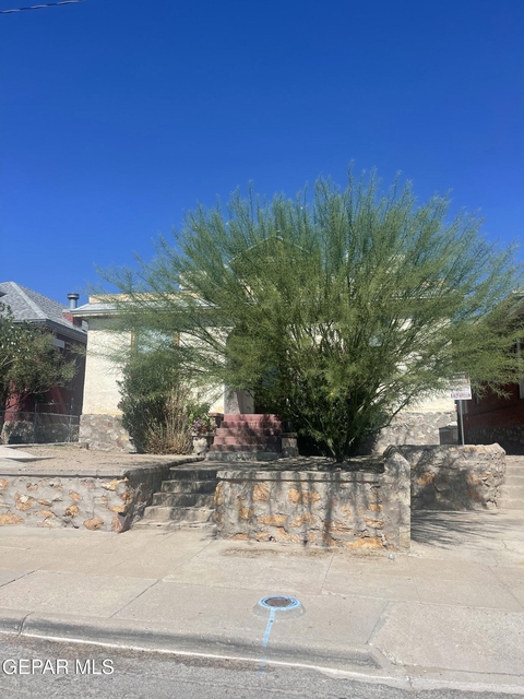 1907 Arizona Avenue - Photo 1