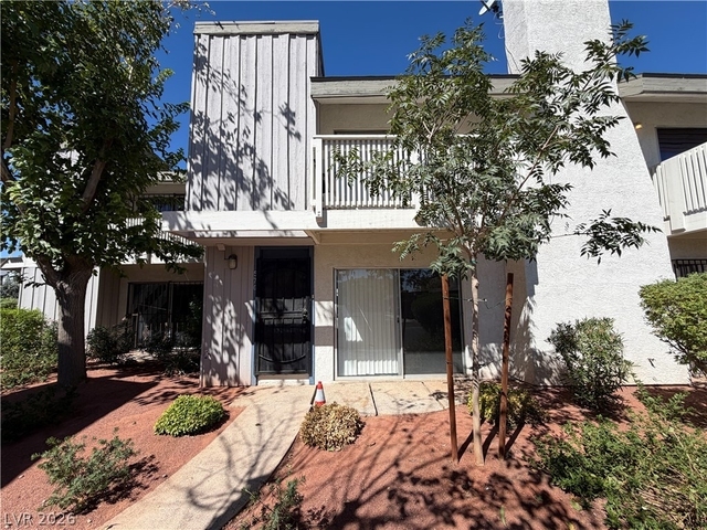 570 Willow Green Drive - Photo 1