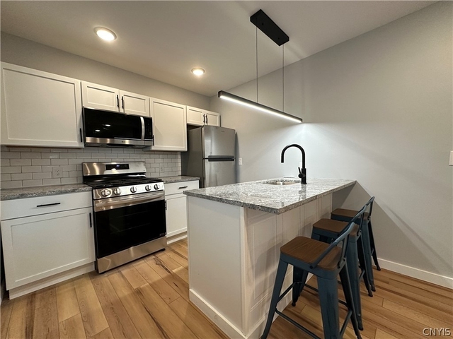 129 Charles Ave - Photo 1