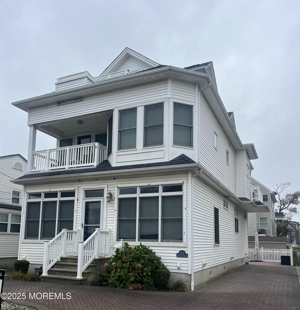 563 Whiting Avenue - Photo 1