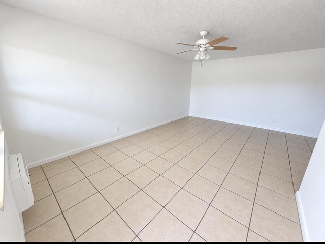 701 Se 15th Street - Photo 1