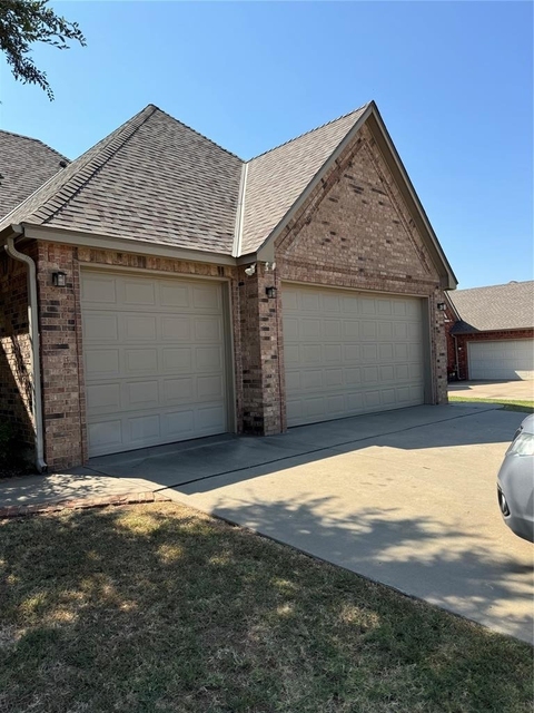 3216 Summit Bend - Photo 1