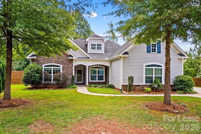 983 Jerry Lees Way - Photo 1