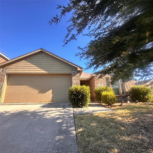 708 Westgate Court - Photo 1