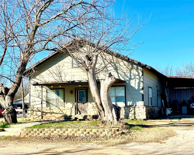 209 N Bowie Street - Photo 1