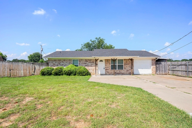 826 Meadowlark Circle - Photo 1