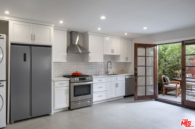 2528 Clyde Ave - Photo 1