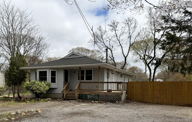 14 Mastic Boulevard - Photo 1