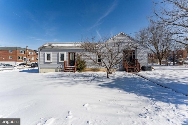 390 Mary Street - Photo 1