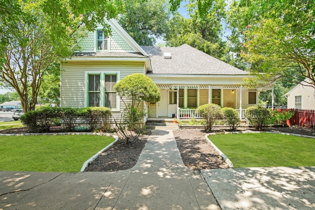 212 W 43rd St - Photo 1