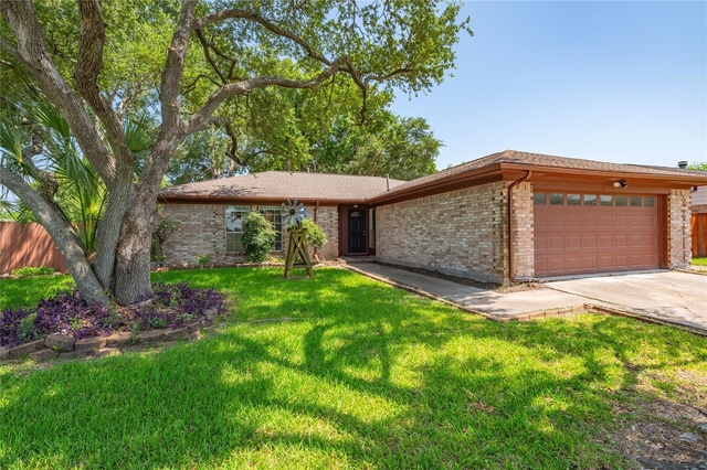 2906 Heatherwood Drive - Photo 1