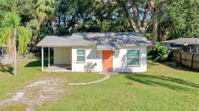 8111 30th Avenue N - Photo 1