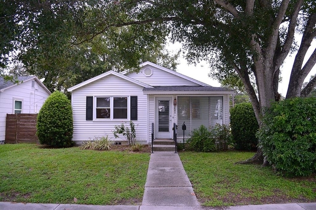 1401 34th Avenue N - Photo 1